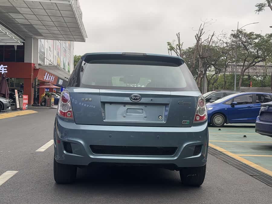 BYD e6 2012 #8 BYD e6 2012 car image #8