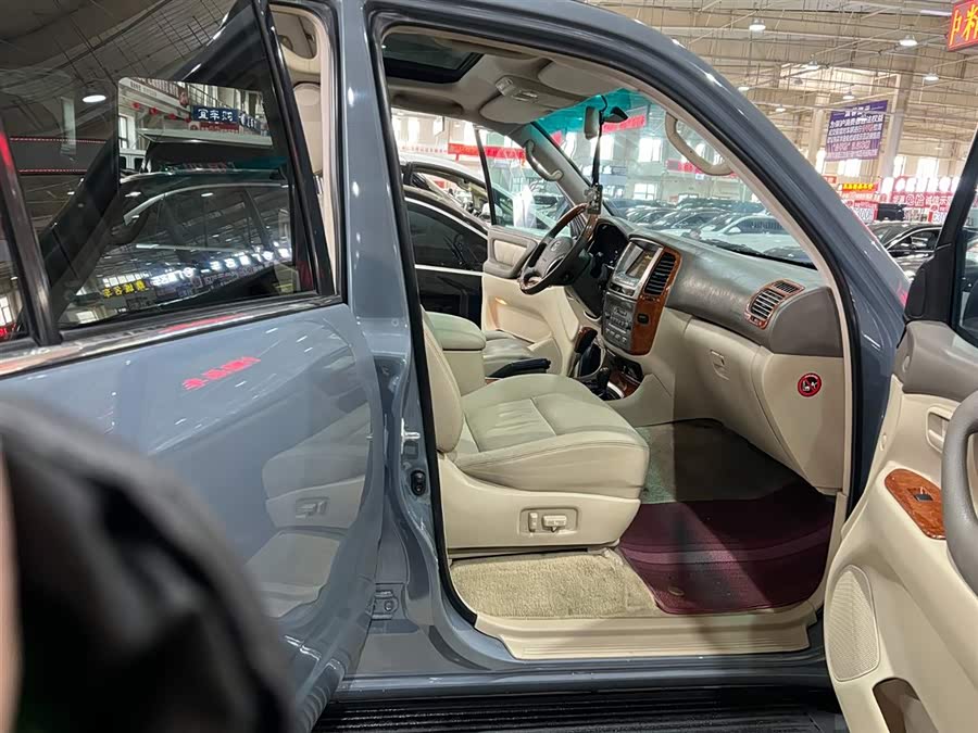 Toyota Land Cruiser 2005 #8 Toyota Land Cruiser 2005 car image #8