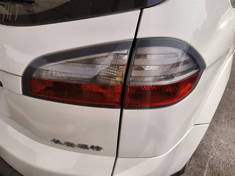 Ford S-MAX 2013 изображение автомобиля #8