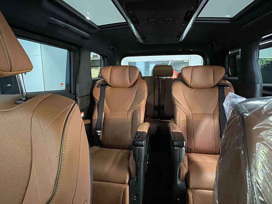 Toyota Alphard car image #8