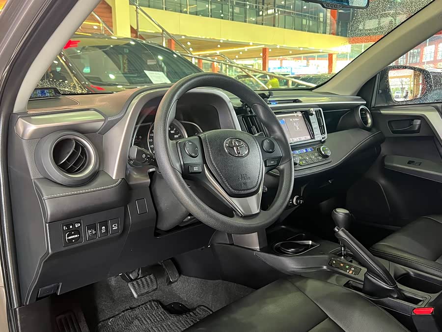 Toyota RAV4 2019 car image #8