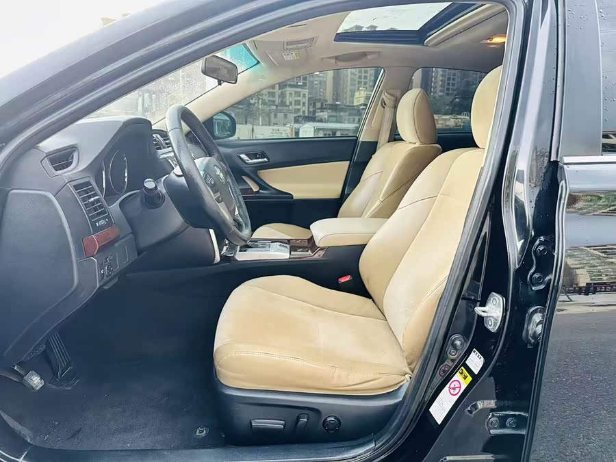 Toyota Reiz 2013 immagine di auto #8