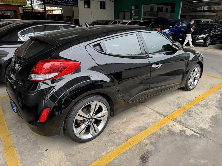 Hyundai Veloster 2013 #8 Hyundai Veloster 2013 car image #8