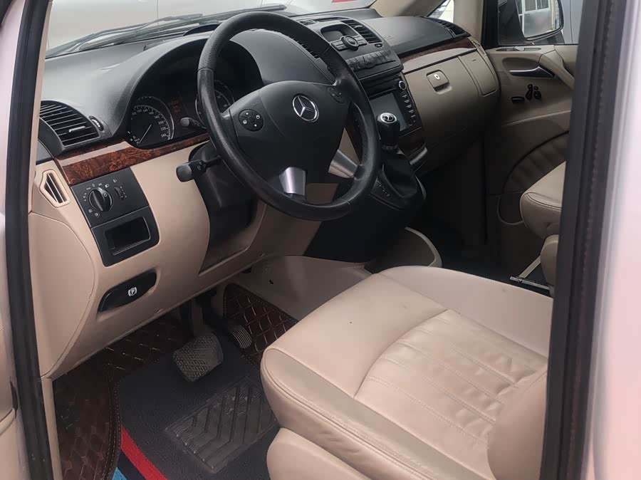 奔驰 唯雅诺 2012 汽车图片 #8