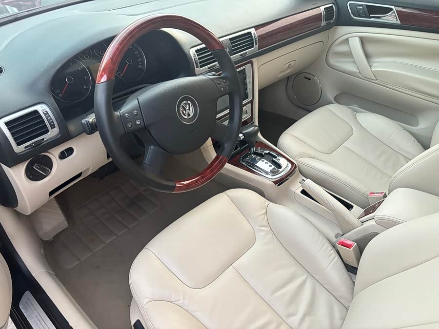 Volkswagen Passat Lingyu 2010 #8 Volkswagen Passat Lingyu 2010 car image #8