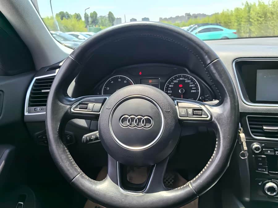 Audi Q5 2016 car image #8