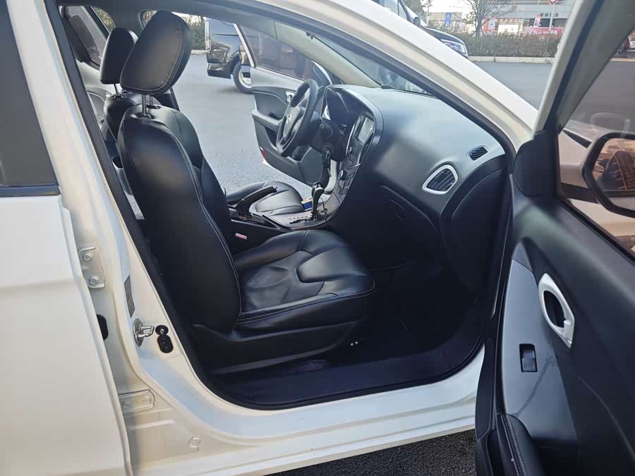 GAC Trumpchi GA3 2013 #8 GAC Trumpchi GA3 2013 car image #8