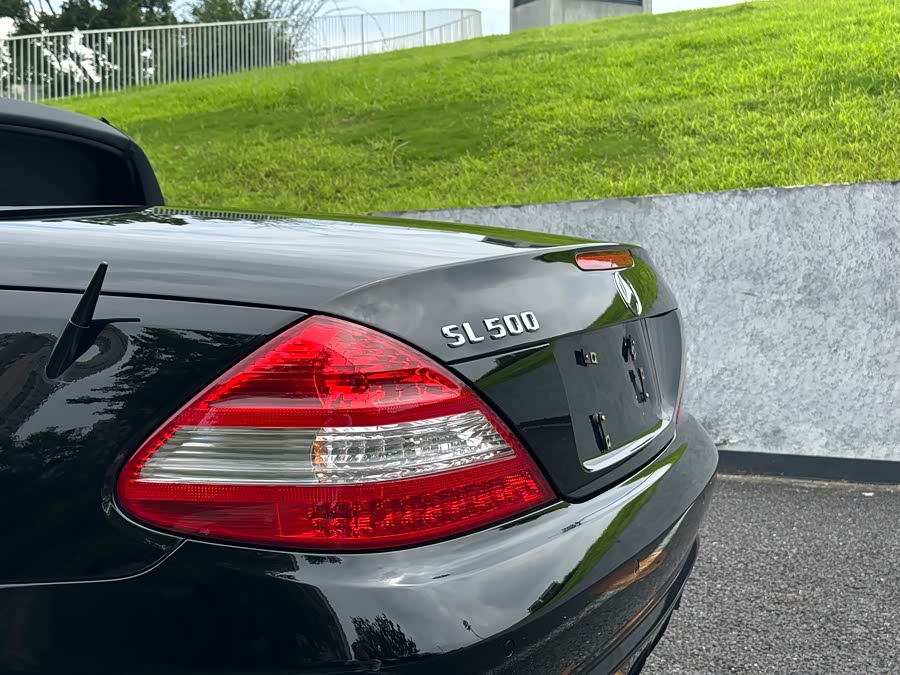 Mercedes-Benz SL Class 2009 car image #8