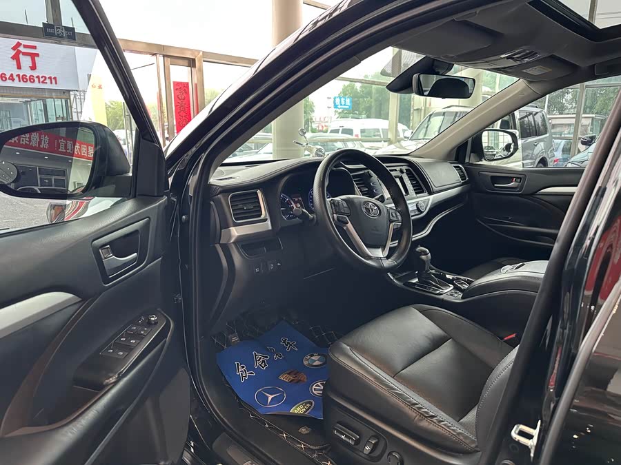 Toyota Highlander 2019 car image #8
