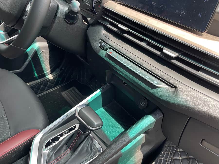 GEELY Vision X3 2021 car image #8