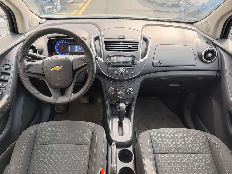 Chevrolet Tracker 2015 car image #8