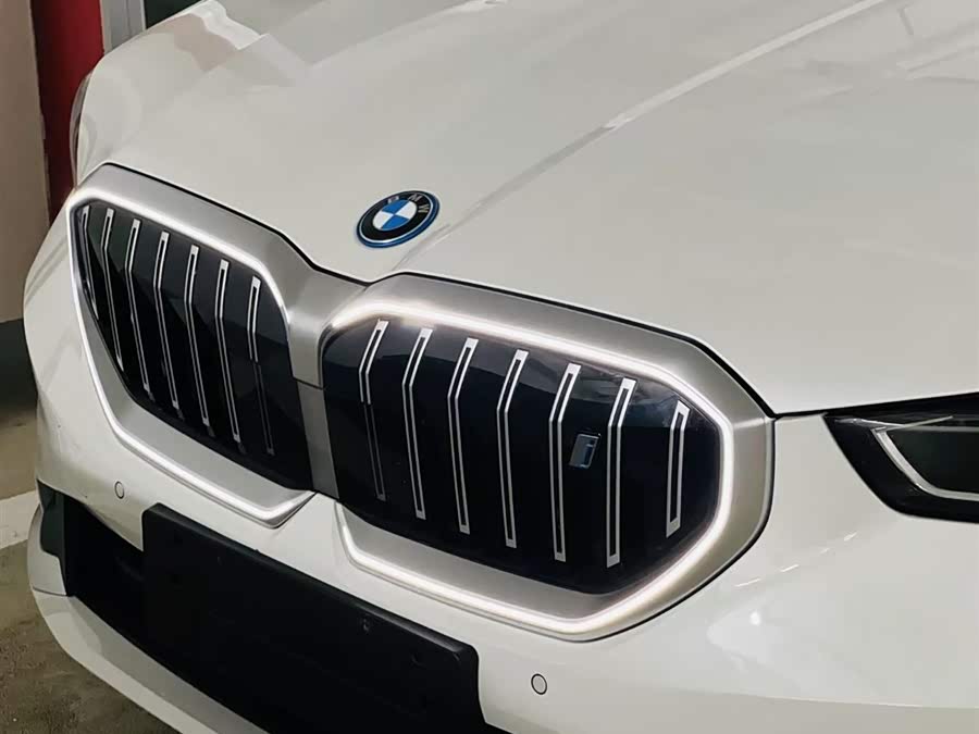 BMW i5 2024 immagine di auto #8