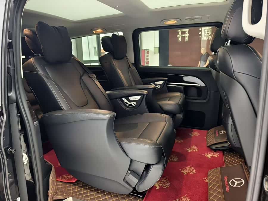 Mercedes-Benz V Class 2018 immagine di auto #8