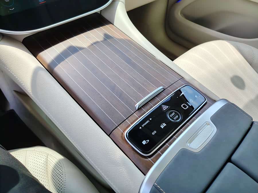 Mercedes-Benz EQS SUV 2023 car image #8