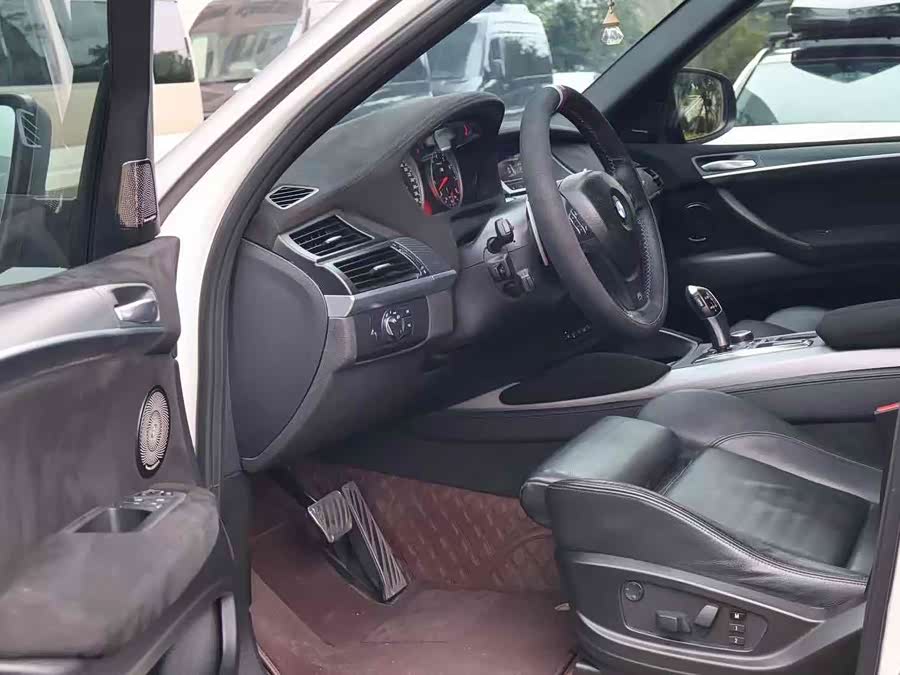 BMW X5 M 2013 car image #8