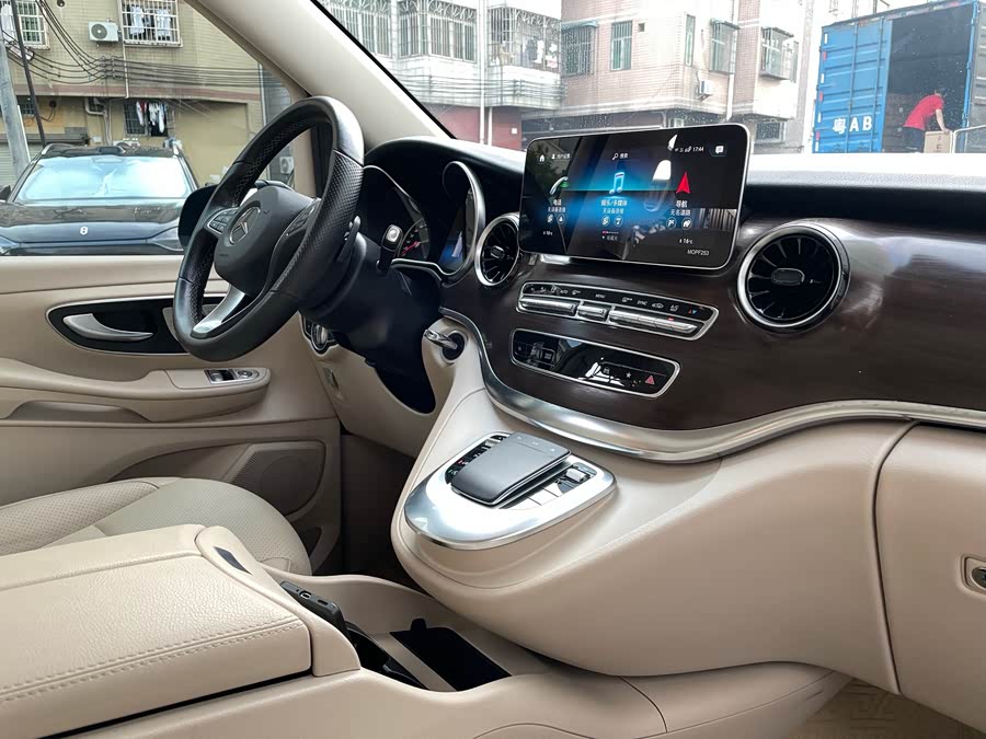 Mercedes-Benz V Class 2022 immagine di auto #8