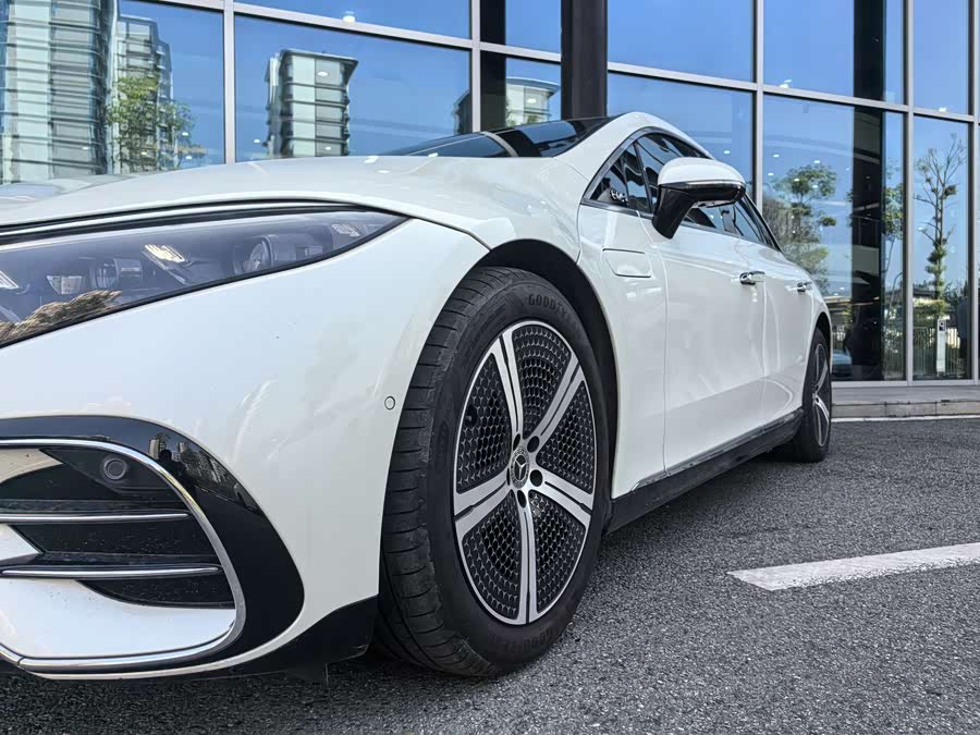 Mercedes-Benz EQS Class 2023 car image #8