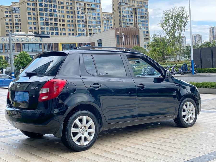 Skoda Fabia 2011 صورة سيارة #8