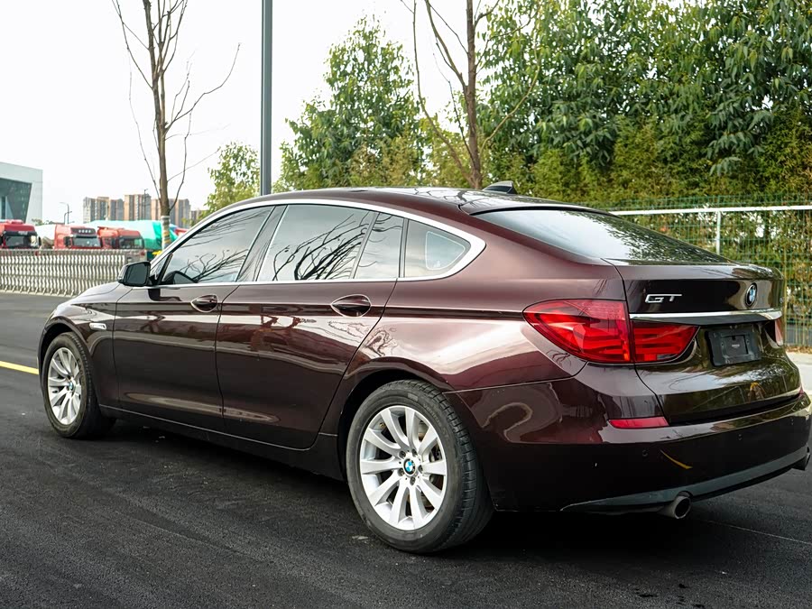 BMW 5 Series GT 2012 immagine di auto #8