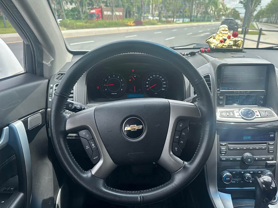 Chevrolet Captiva 2016 car image #8