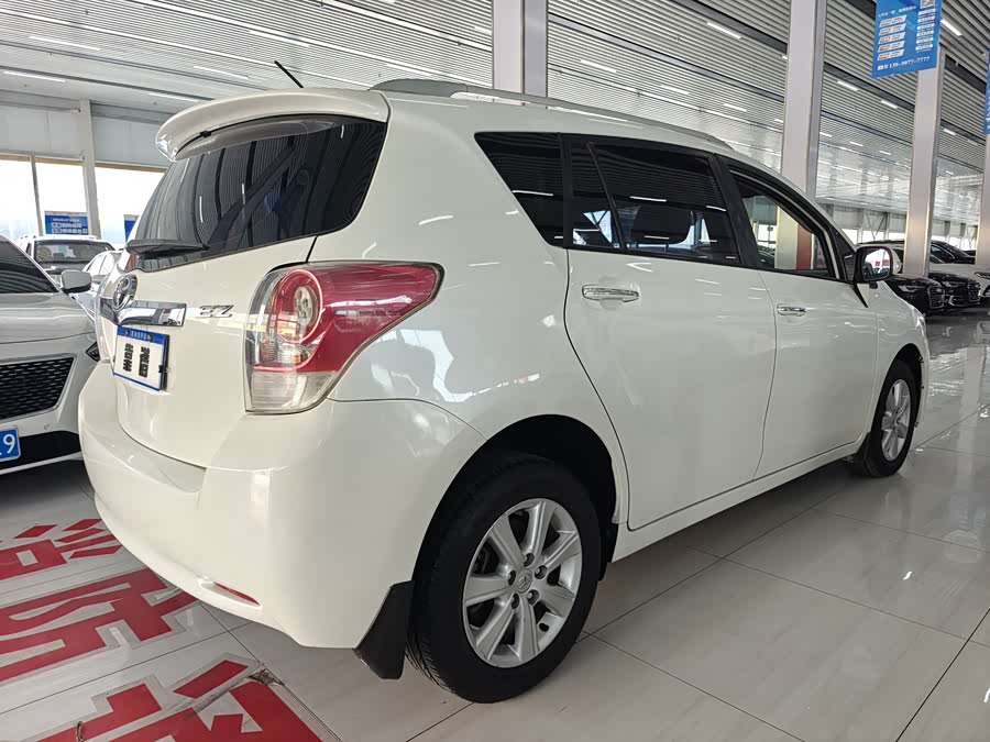 Toyota Reiz 2013 car image #8