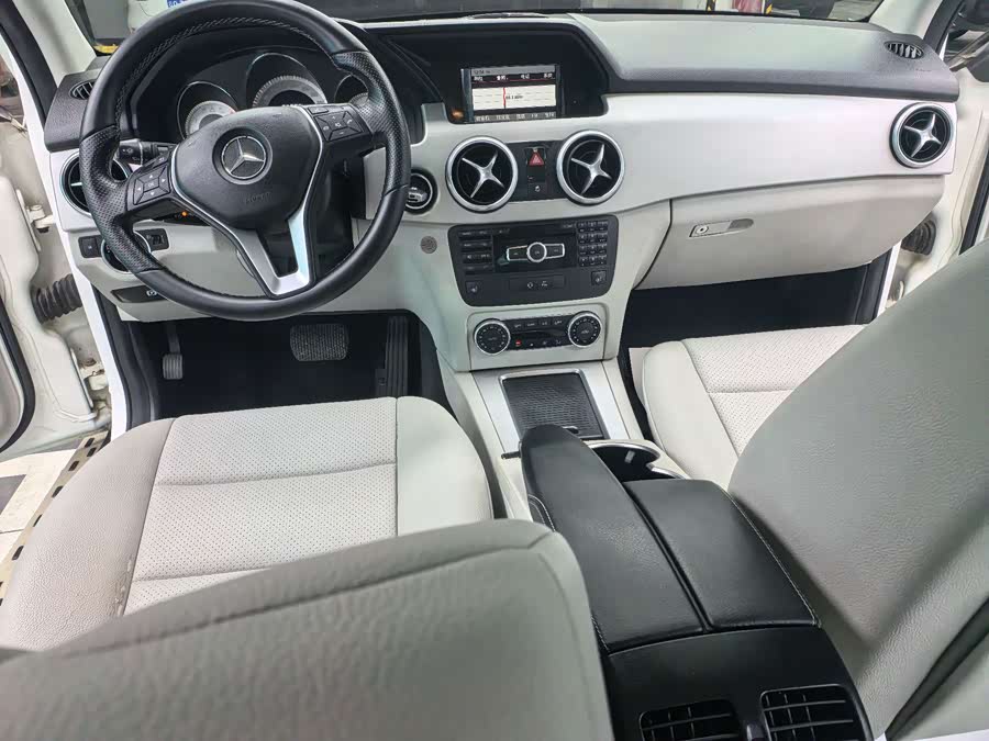 Mercedes-Benz GLK Class 2013 car image #8