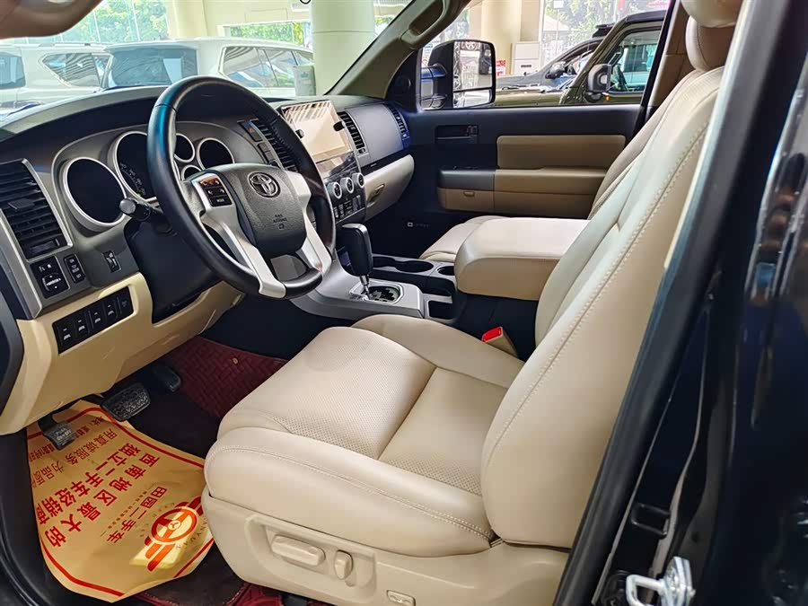 Toyota Sequoia 2018 immagine di auto #8