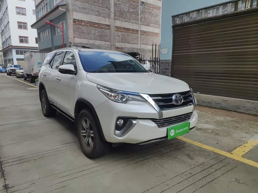 Toyota Fortuner 2018 car image #8