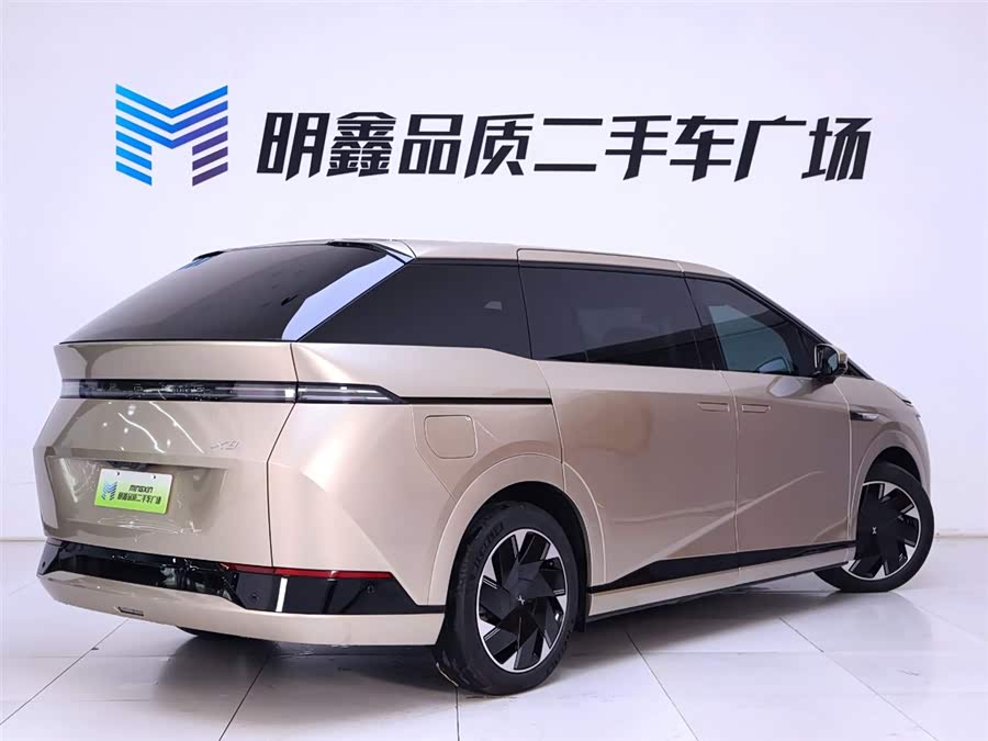 Xpeng X9 2024 immagine di auto #8