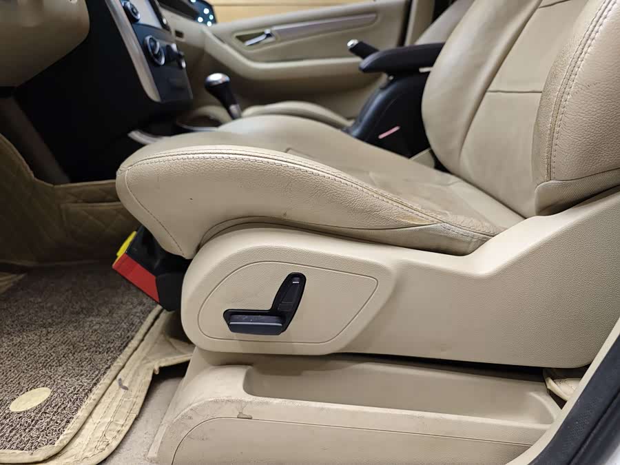 Mercedes-Benz B Class 2011 car image #8