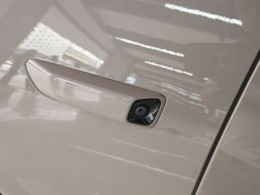 理想汽车 理想MEGA 2024 汽车图片 #8