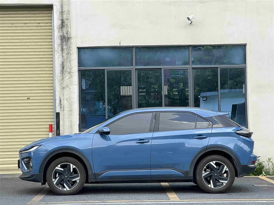 哪吒汽车 哪吒X 2023 汽车图片 #8