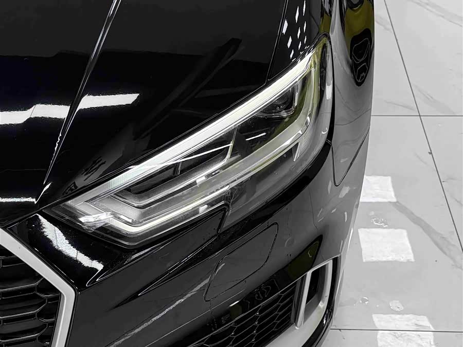 Audi RS 3 2019 car image #8