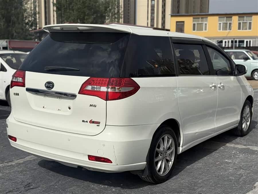 BYD M6 2016 #8 BYD M6 2016 car image #8