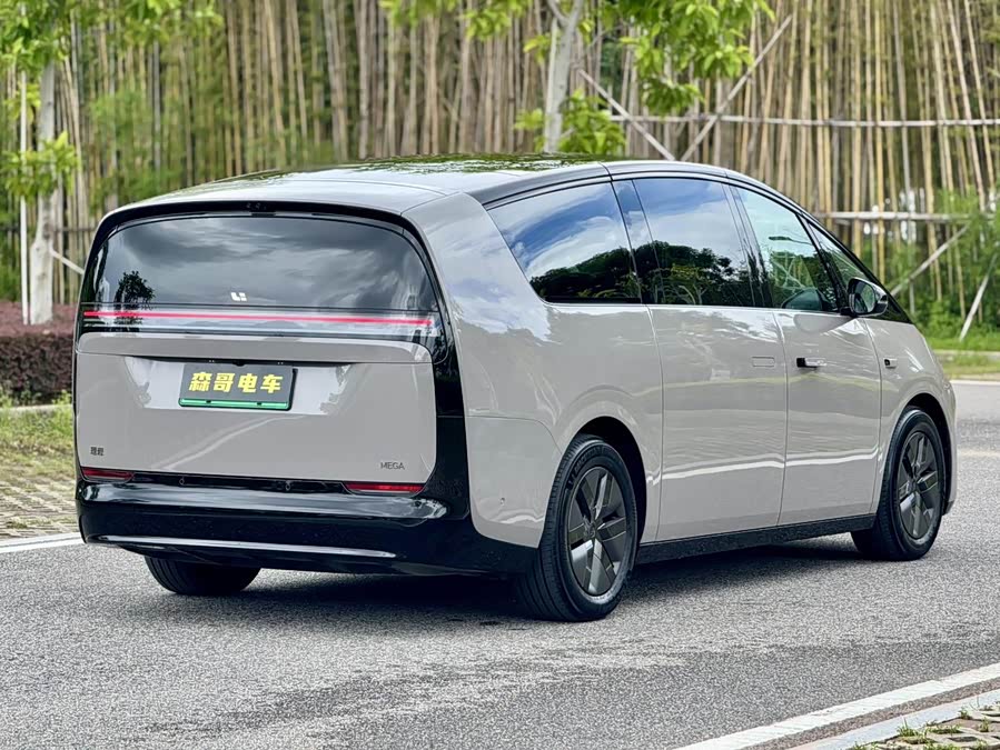 理想汽车 理想MEGA 2024 汽车图片 #8