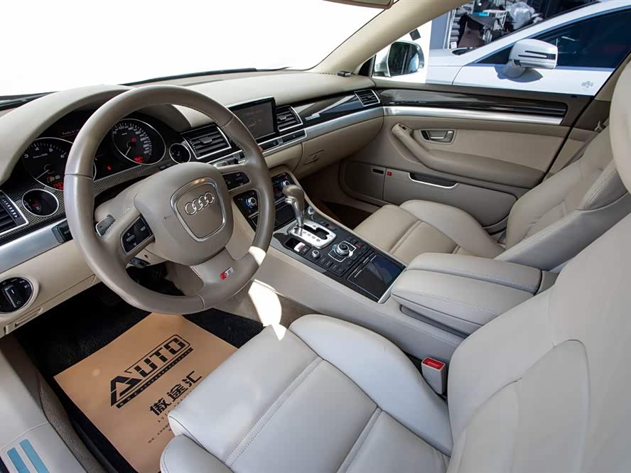 Audi S8 2009 car image #8