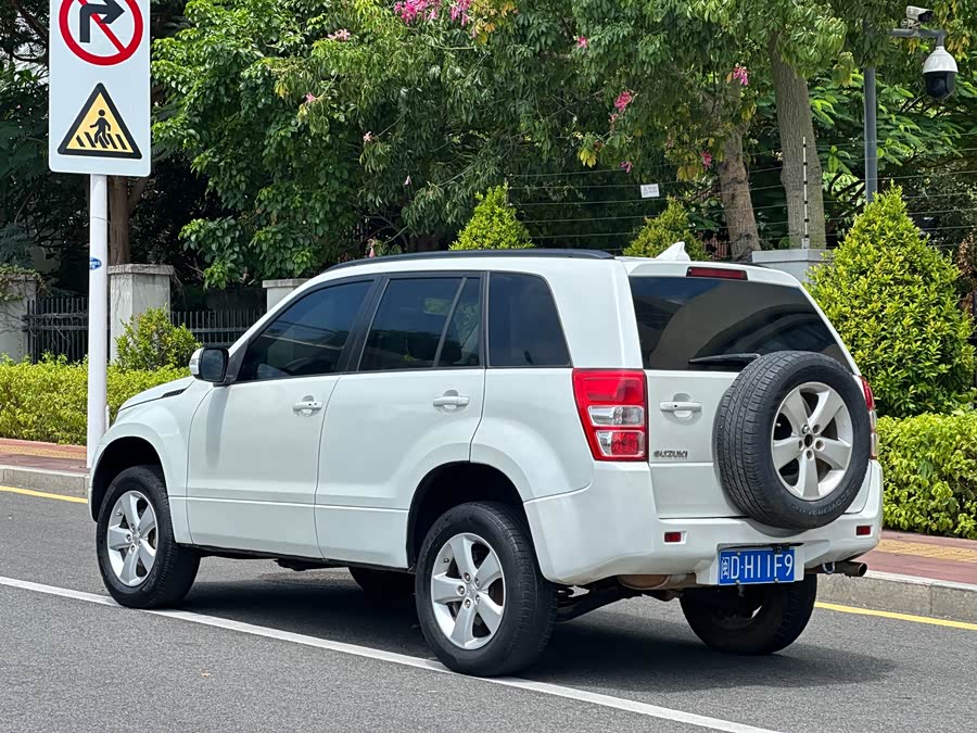 铃木 超级维特拉 2011 汽车图片 #8