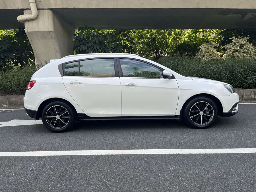 GEELY Emgrand 2015 car image #8