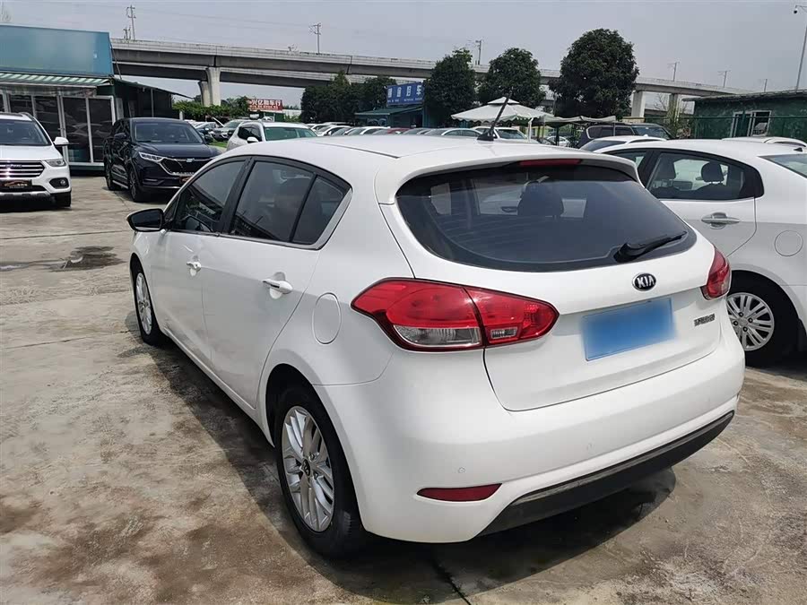 Kia Forte Koup 2015 car image #8