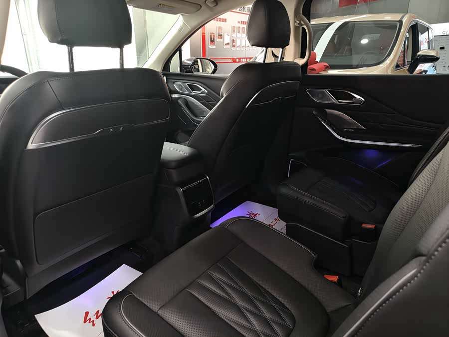 HongQi HS7 PHEV 2024 car image #8