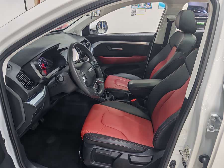 Haval H2s 2019 #8 Haval H2s 2019 car image #8