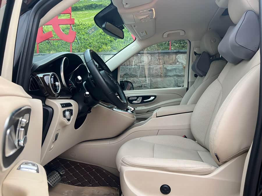 Mercedes-Benz V Class 2020 car image #8