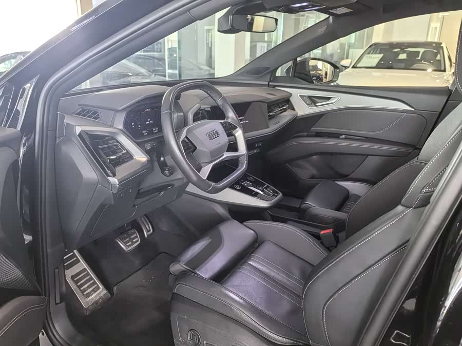 Audi Q5 e-tron 2024 صورة سيارة #8