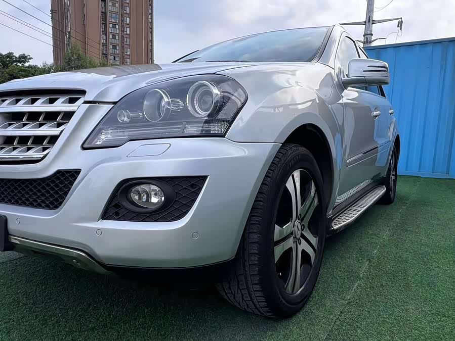 Mercedes-Benz M Class 2009 car image #8