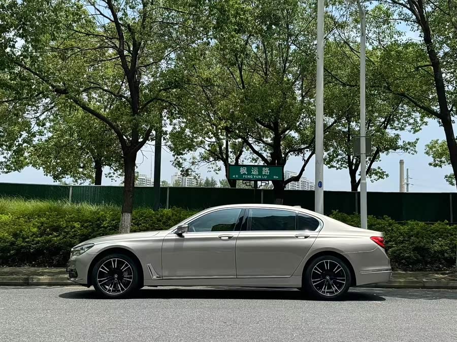 BMW 7 Series 2016 car image #8