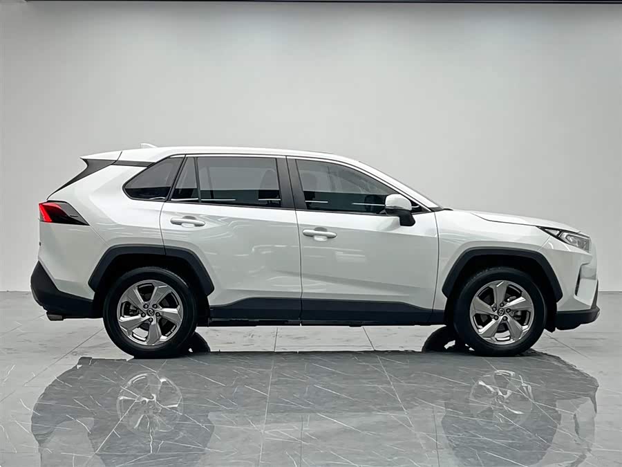 Toyota RAV4 2023 image de voiture #8