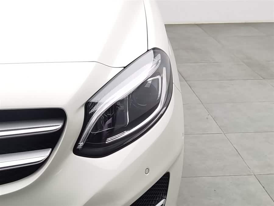 Mercedes-Benz B Class 2017 car image #8