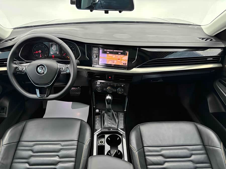 Volkswagen Passat 2019 car image #8