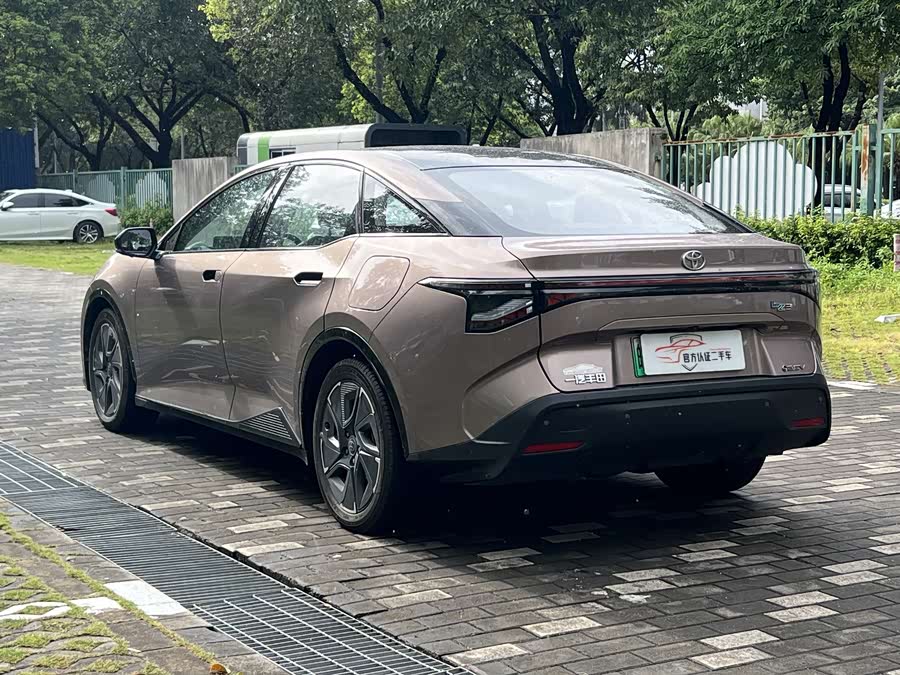 BYD e1 2023 #8 BYD e1 2023 car image #8