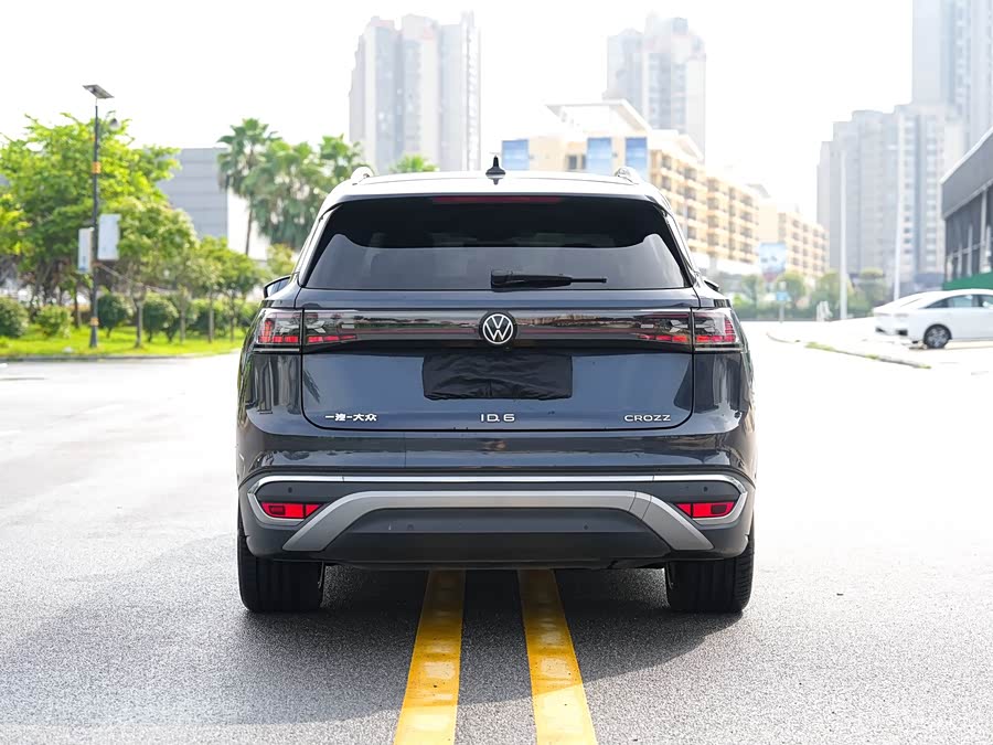 Volkswagen ID.6 Crozz 2023 immagine di auto #8